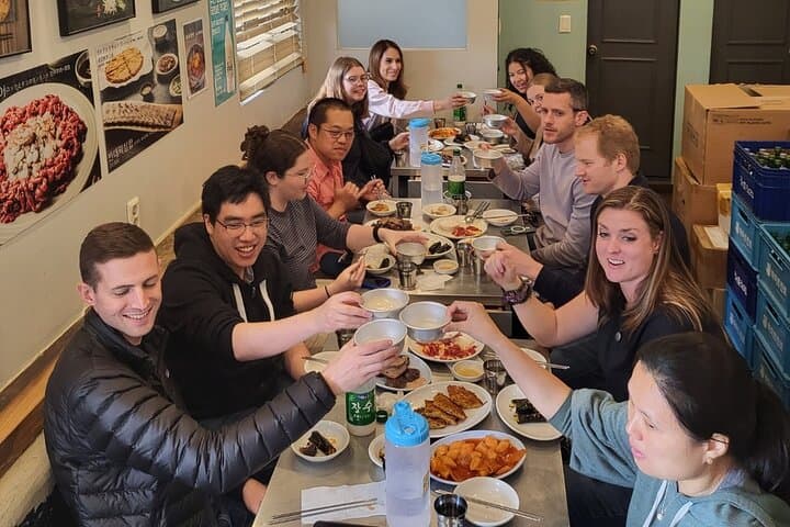 Seoul Gwangjang Market Street Food Walking and Tasting tour