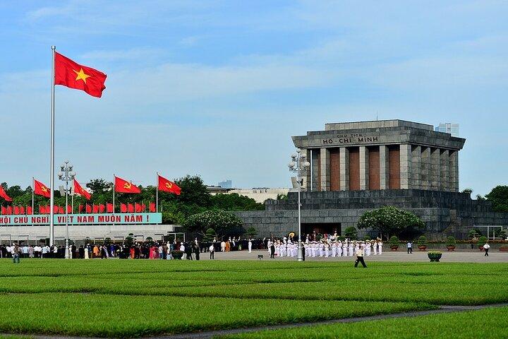 Tour di gruppo di lusso di un'intera giornata ad Hanoi (martedì, mercoledì, giovedì, sabato, domenica)