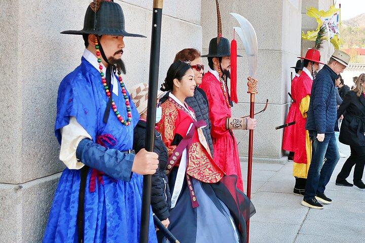 Tour Privado: Palácio Real e Aldeias Tradicionais usando Hanbok