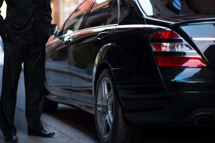 Privater Transfer in einem Luxusfahrzeug zum und/oder vom Flughafen MSY
