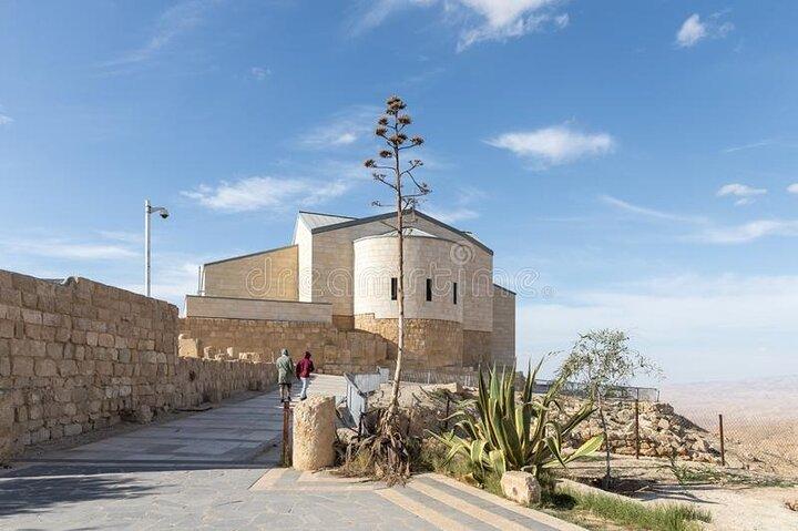 Desde Ammán : Excursión de un día completo al Lugar del Bautismo, Monte Nebo y Madaba