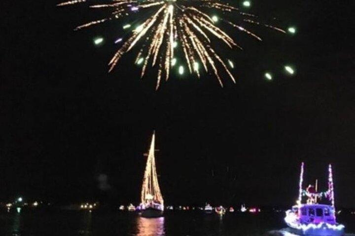 Feux d'artifice Dolphin Watch & Sunset Cruise