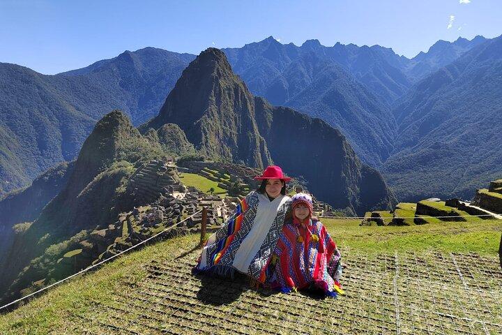 2 - Day Sacred Valley Machu Picchu med tåg med Llama Experience