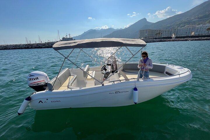 Costa Amalfitana desde el mar: Experiencia en barco privado