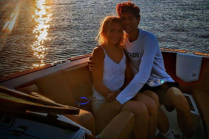 Luxuriöse 2-stündige Sonnenuntergangstour Canandaigua Lake – Gruppen oder Einzelpersonen