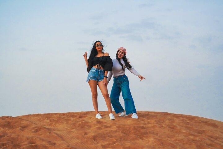 Safari dans le désert en soirée à Dubaï, quad, spectacles vivants et dîner barbecue