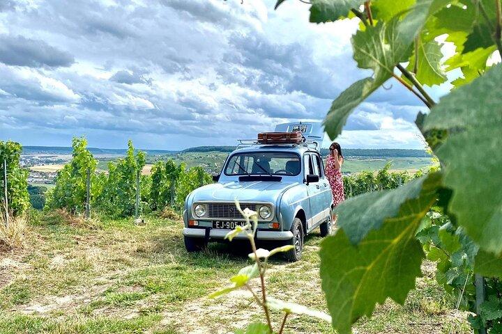 Experiência privada com champanhe em um carro antigo de Epernay