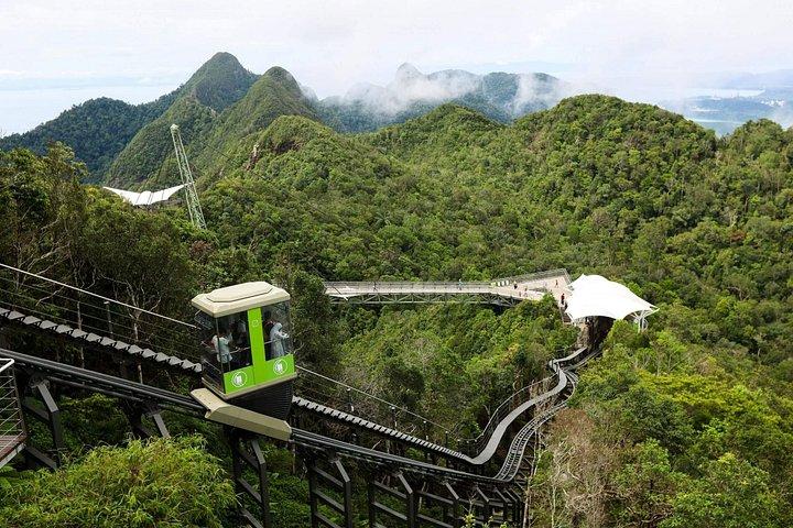 ランカウイ ケーブル カーとタンジュン ルー ビーチへのプライベート ツアー