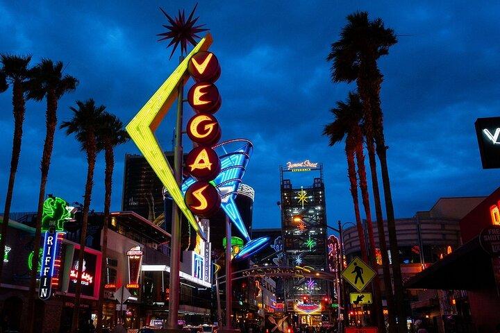 Downtown Las Vegas Evening Tour av Segway