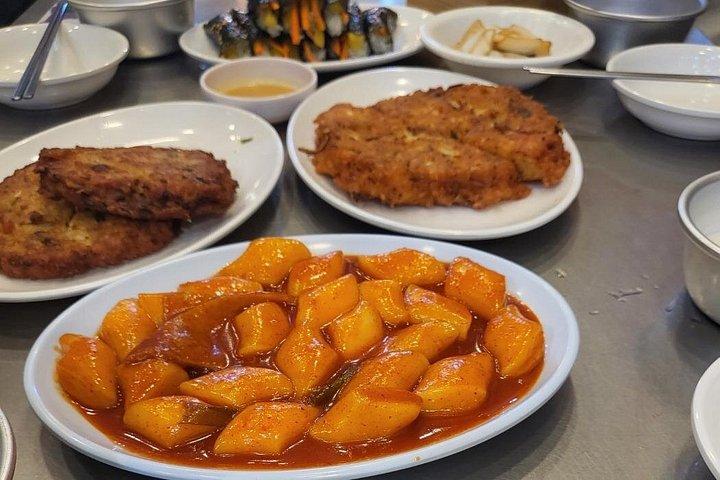 ソウルクァンジャン市場通りフードウォーキング＆試食ツアー