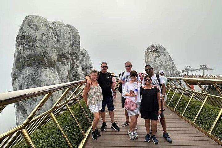 Ba Na Hills - Golden Bridge y Hoi An Walking City Tour por la noche
