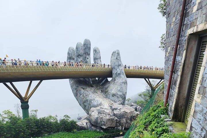 Ba Na Hills - Golden Bridge y Hoi An Walking City Tour por la noche