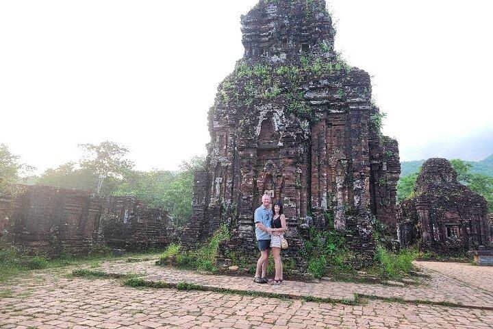 My Son Sanctuary & Kim Bong Craft Village per overdekte boot of auto