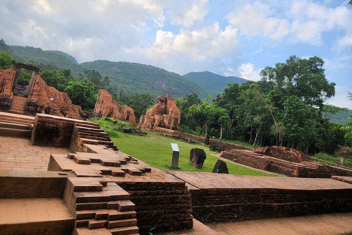 My Son Sanctuary & Kim Bong Craft Village per overdekte boot of auto