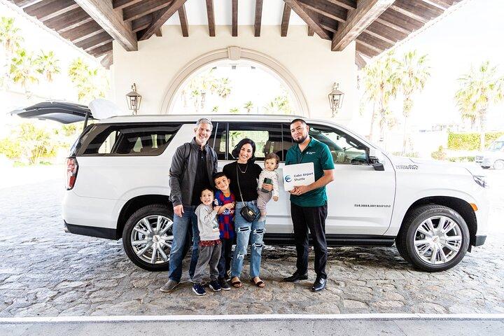 Viaje privado en SUV de ida y vuelta desde el aeropuerto a Cabo San Lucas Pacífico