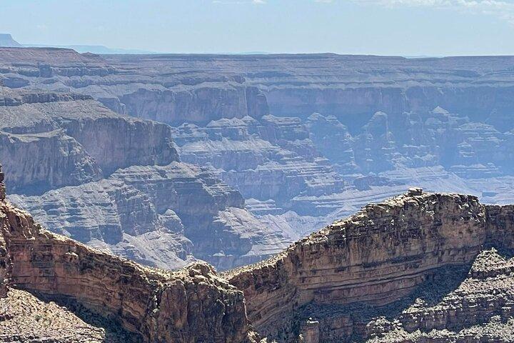 Ganztägige Kleingruppentour zum Grand Canyon und Hoover Dam Lookout