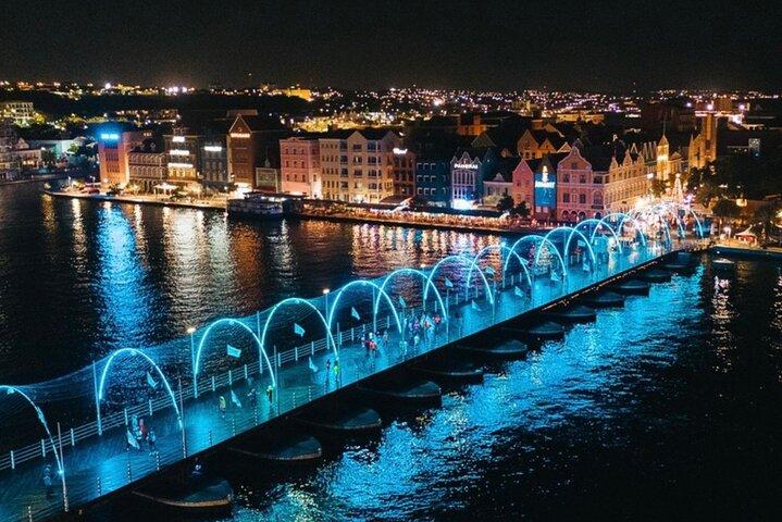 活気あふれる夜の街ツアー: キュラソー島で過ごす完璧な夜