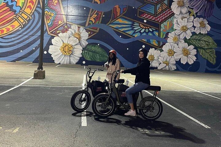 ダラスのダウンタウン : 2 - 1時間のサンセットeバイクツアー – シティライツ＆スカイライン
