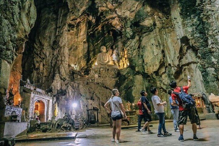 Visite de la ville de DaNang Scooter Sightseeing & Cafe Culture By Lady Rider
