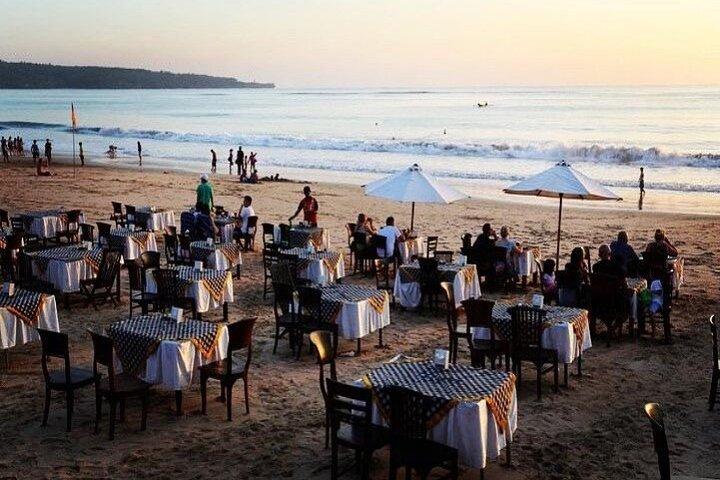 Bali Romantic Seafood Dinner under sunset jimbaran Beach
