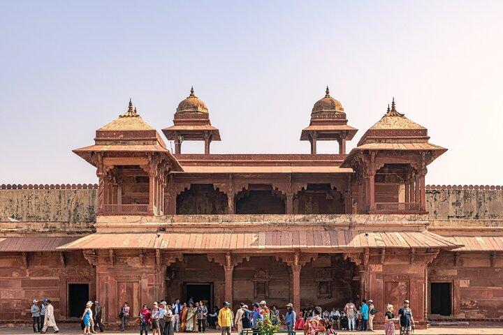 Tour guidato di Fatehpur Sikri da Agra con Delhi Drop