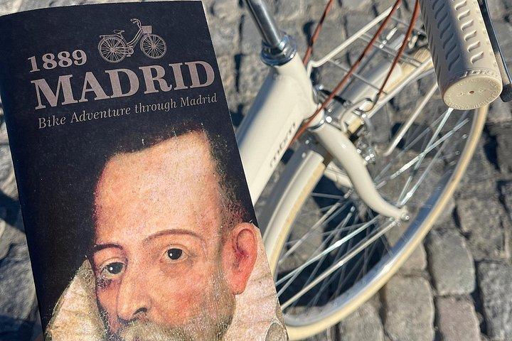 Madrid : Vintage Bikes Rentals with Old Map