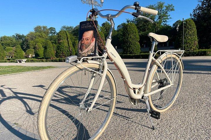Madrid : Vintage Bikes Rentals with Old Map