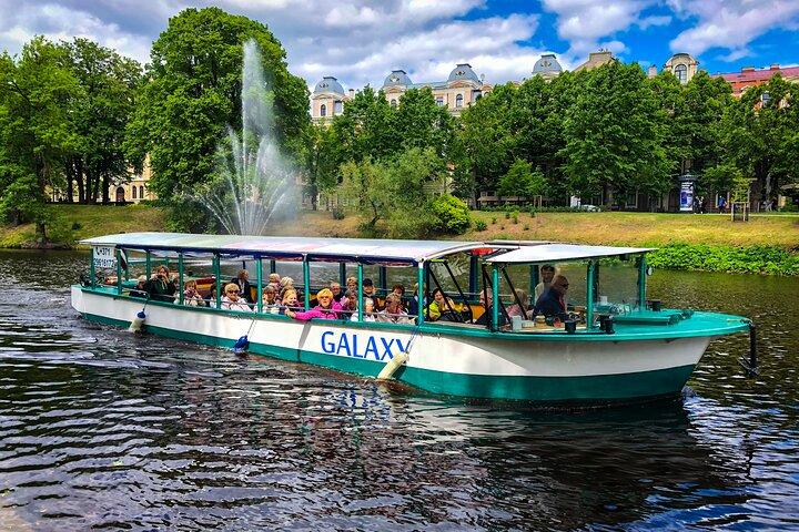 Riga Sightseeing Tour em barco do Canal com audioguia