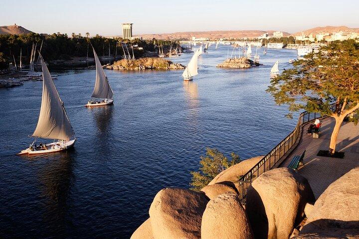 Tour privato Naviga sul Nilo Aswan Giro in feluca