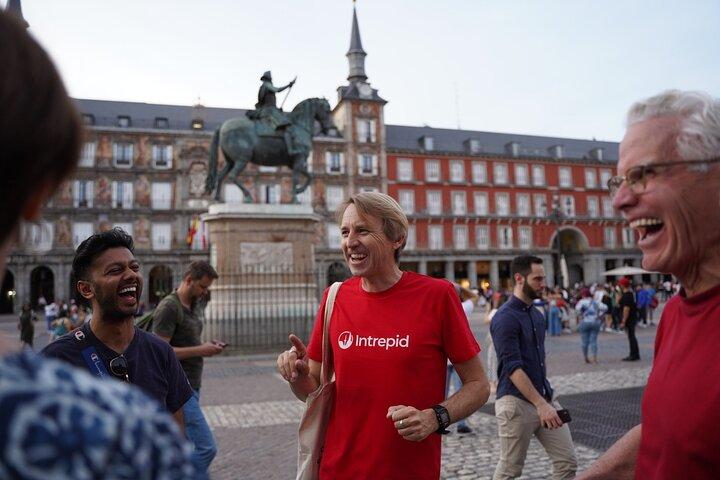 Madrid de Noche : Tour de Tapas, Bebidas Locales & Gemas Ocultas