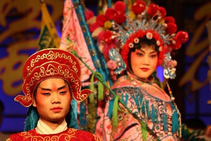 Tour serale privato dello spettacolo dell'Opera di Pechino e cena all'anatra alla pechinese