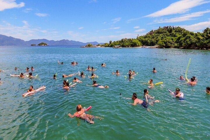 Passeio de lancha de 1 dia em Angra e Ilhas com embarque no Rio