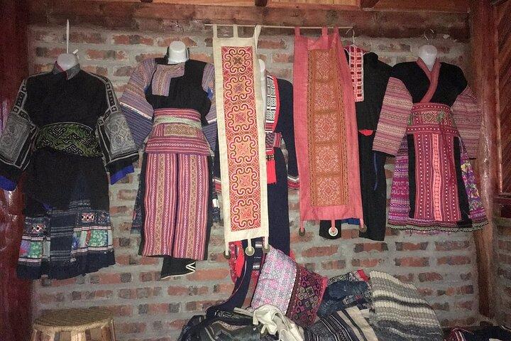 Hmong Batik Indigo Embroidery Workshop privato SAPA Experience
