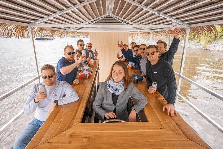 Privat Prag Party Tiki Boat Tour: Den flydende bar