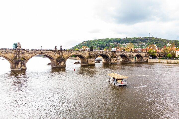 Privat Prag Party Tiki Boat Tour: Den flydende bar