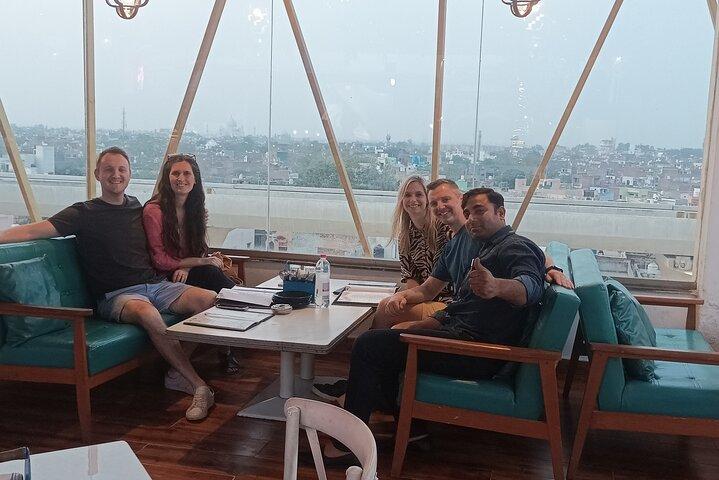 Privat rundvisning i Tajmahal fra Pune inklusive, bil, indgange, måltid