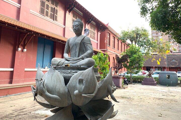 Dagstur i Phnom Penh med Bophany