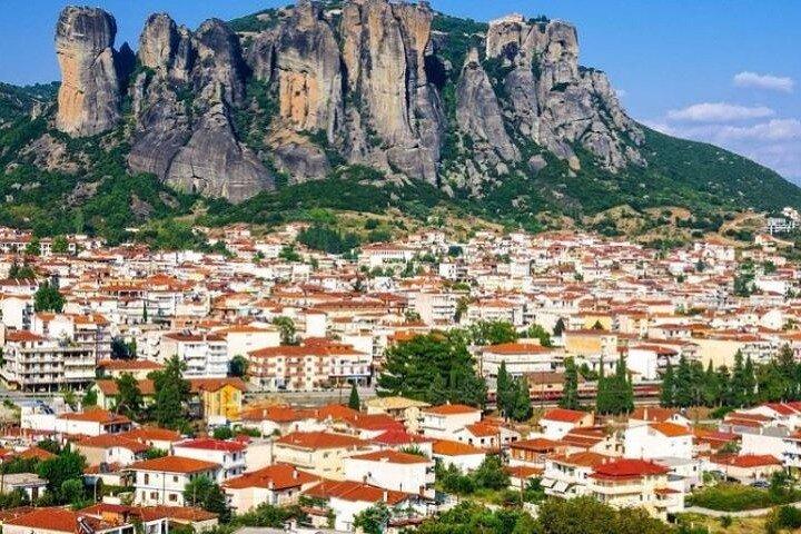 Tour privato di un'intera giornata da Atene a Meteora, viaggio a vita