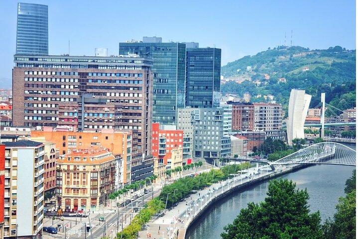 Bilbao : Visite privée à pied personnalisée avec un guide (visite privée)