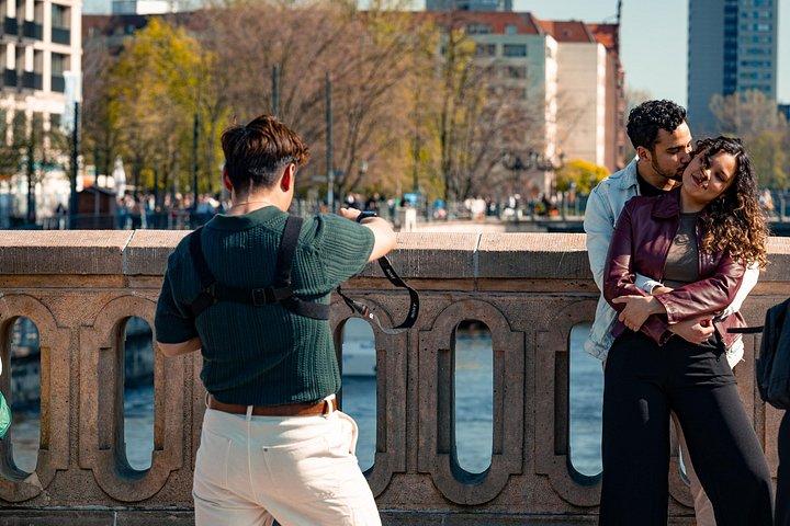 Romantisk parfotoshoot i hjertet af Berlin
