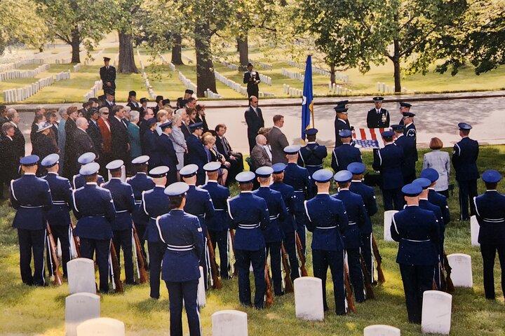 退役軍人によるアーリントン国立墓地ウォーキングツアー