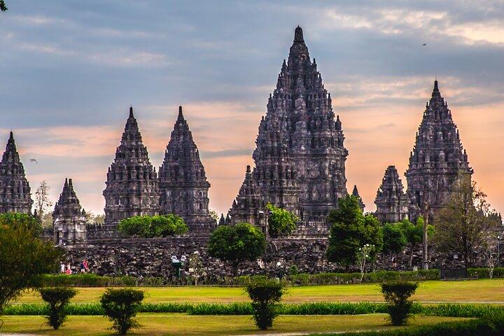 Tempio di Prambanan e spettacolo di balletto Ramayana (posto VIP con cena)