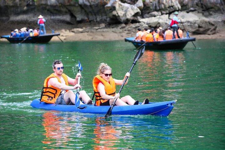 3-dagars Bai Tu Long kryssning: Halong bay, kajak, måltider, grotta, strand - All Inclusive