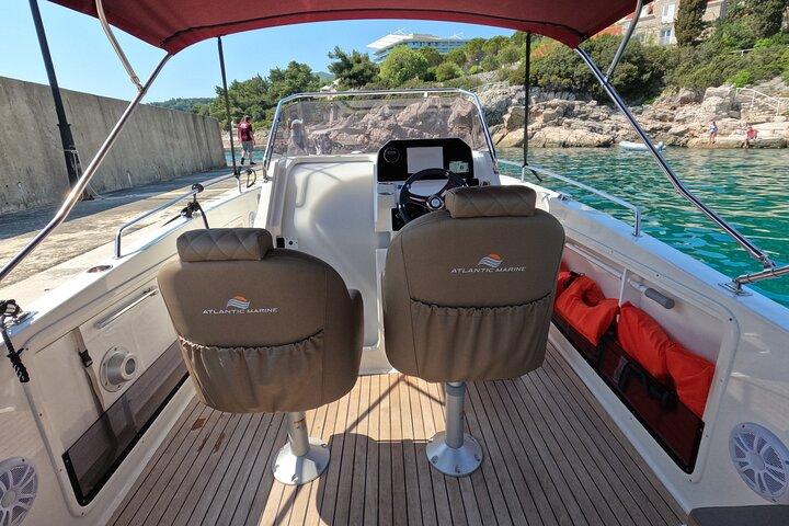 プライベート豪華スピードボート ツアー - 島、洞窟、ビーチ、シュノーケリング
