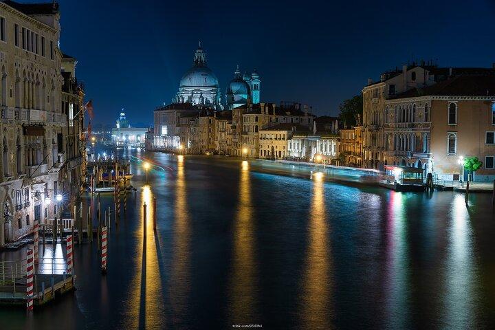 Legenden und Geheimnisse von Venedig: Privater 2-stündiger Abendrundgang