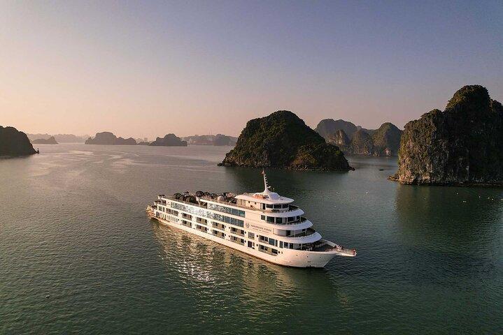 Todo incluido Embajador Crucero Día de Halong Explore la cueva Sung Sot