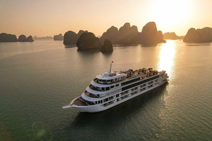 Todo incluido Embajador Crucero Día de Halong Explore la cueva Sung Sot