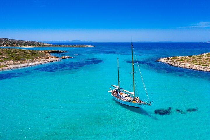 Excursion privée d'une journée dans les grottes de South Paros Despotiko