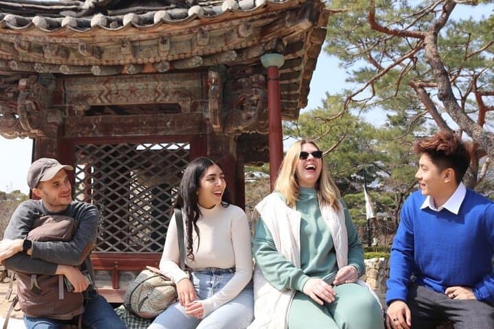 Seoul Private & Personalized Half-Day Tour with a Local Guide