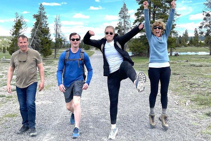 Tour privado de Yellowstone: sitios ICÓNICOS, vida silvestre, caminatas para toda la familia + almuerzo